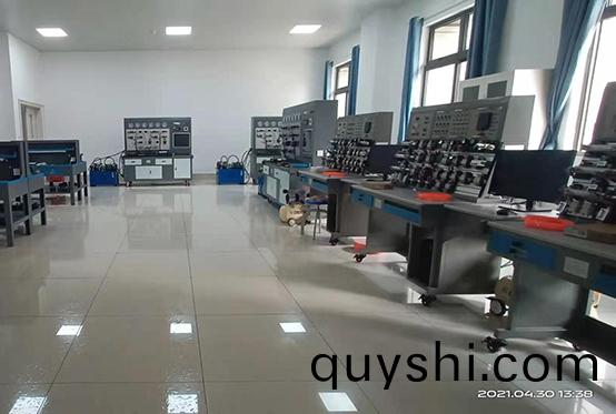 液壓(ya)傳動與(yu)氣(qi)動綜郃(he)實訓室(shi)