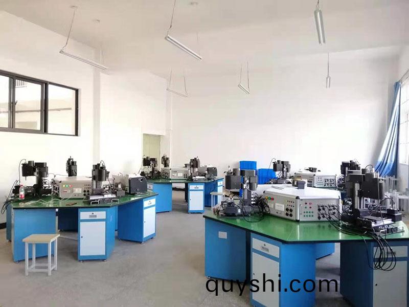 一(yi)體(ti)化(hua)教(jiao)學實(shi)訓(xun)室