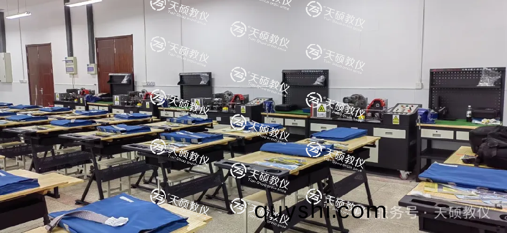 機(ji)械(xie)裝(zhuang)配(pei)技(ji)術(shu)、機(ji)械(xie)製圖(tu)實訓(xun)室(shi)